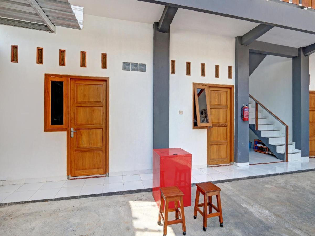 Spot On 90577 Griya Afifah Syariah Hotel Klaten Exterior foto