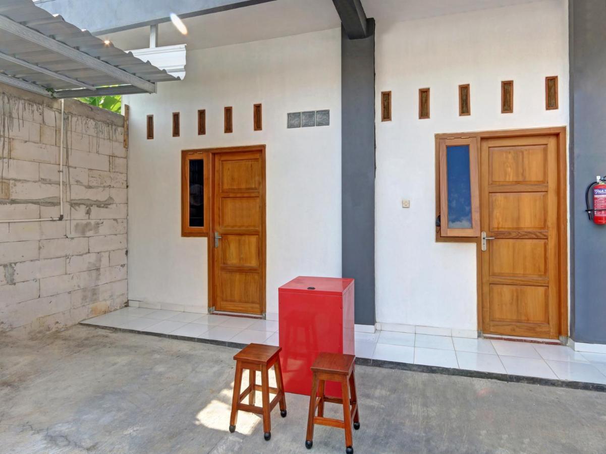Spot On 90577 Griya Afifah Syariah Hotel Klaten Exterior foto