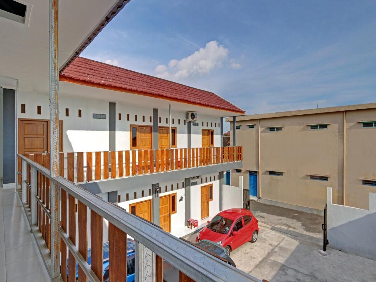 Spot On 90577 Griya Afifah Syariah Hotel Klaten Exterior foto
