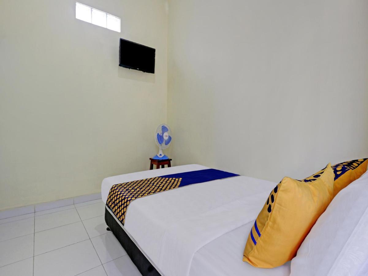 Spot On 90577 Griya Afifah Syariah Hotel Klaten Exterior foto